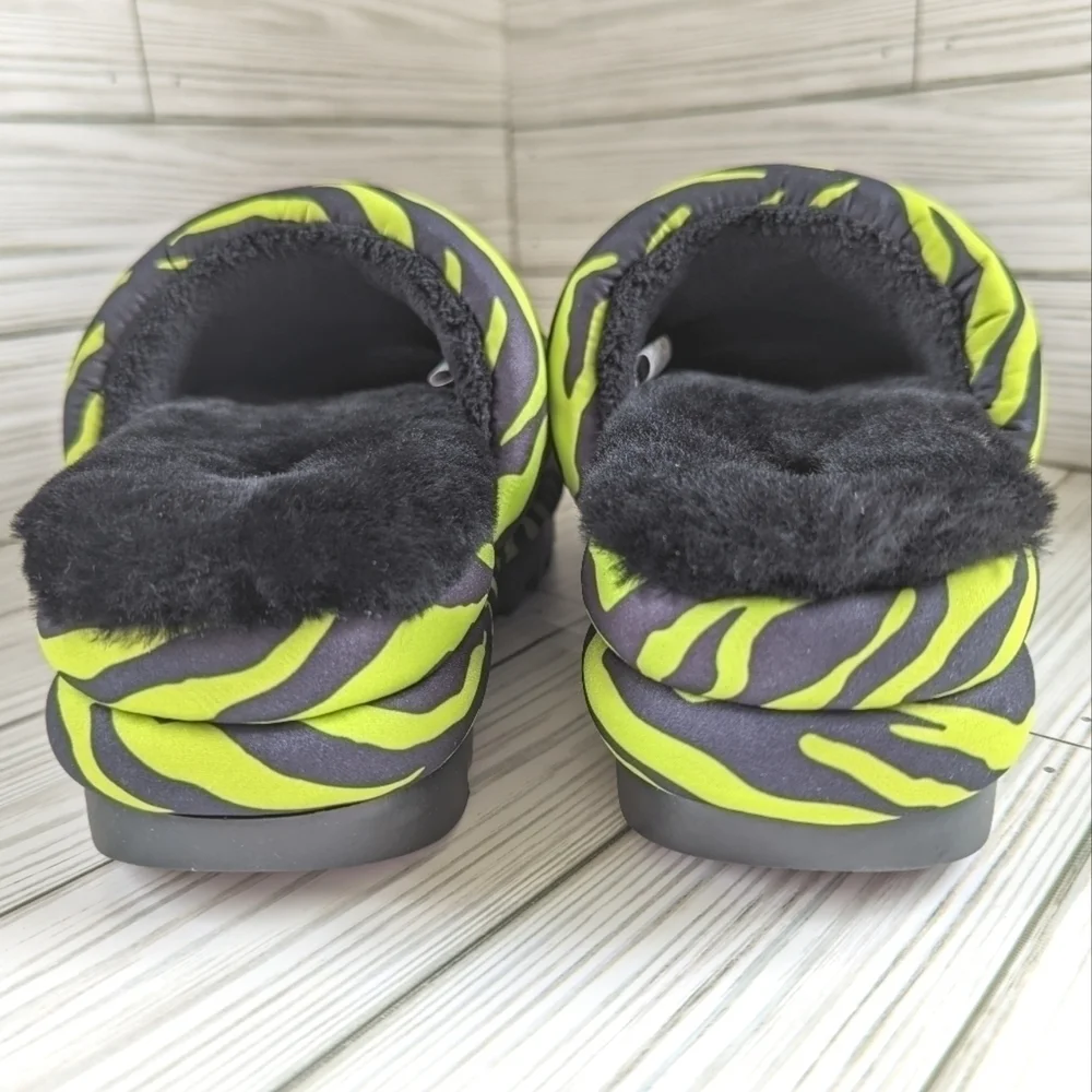 UGG Maxi Slides in Tiger Print in Key Lime and Black Women's Size 5 NWOT